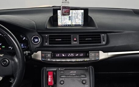 Lexus CT I рестайлинг, 2015 год, 1 350 000 рублей, 11 фотография