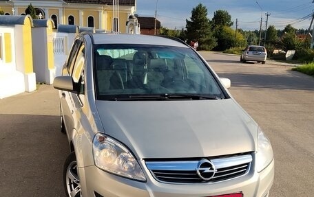 Opel Zafira B, 2011 год, 650 000 рублей, 3 фотография