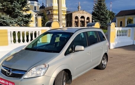 Opel Zafira B, 2011 год, 650 000 рублей, 2 фотография
