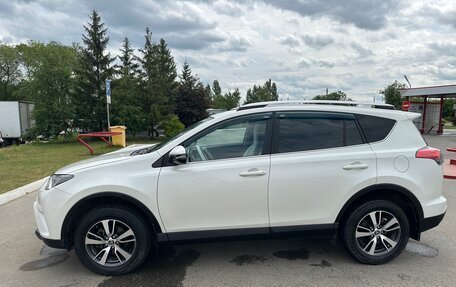 Toyota RAV4, 2018 год, 2 800 000 рублей, 2 фотография