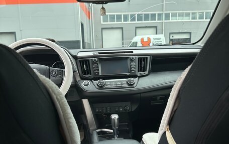 Toyota RAV4, 2018 год, 2 800 000 рублей, 11 фотография