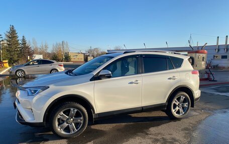 Toyota RAV4, 2018 год, 2 800 000 рублей, 13 фотография