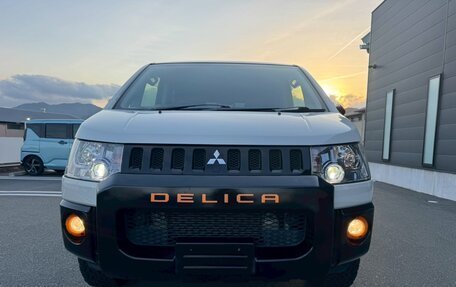 Mitsubishi Delica D:5 I, 2017 год, 2 000 000 рублей, 2 фотография
