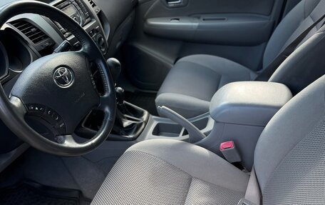 Toyota Hilux VII, 2011 год, 1 950 000 рублей, 6 фотография