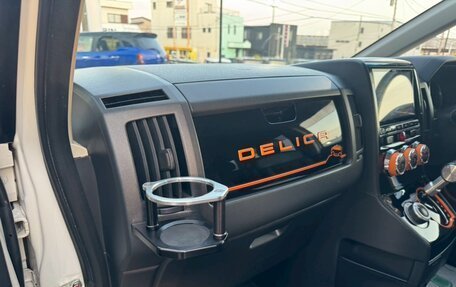 Mitsubishi Delica D:5 I, 2017 год, 2 000 000 рублей, 39 фотография