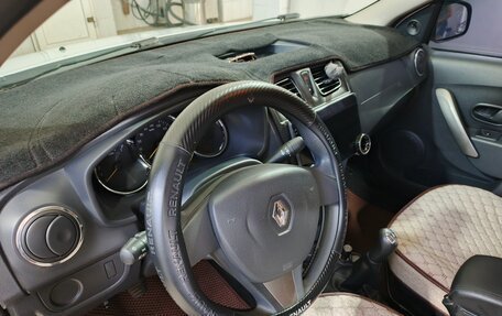 Renault Logan II, 2016 год, 970 000 рублей, 2 фотография