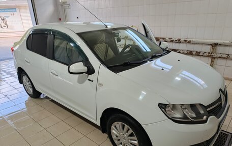 Renault Logan II, 2016 год, 970 000 рублей, 10 фотография