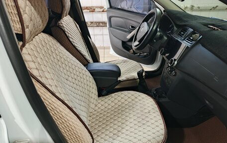 Renault Logan II, 2016 год, 970 000 рублей, 17 фотография