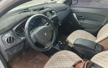Renault Logan II, 2016 год, 970 000 рублей, 33 фотография