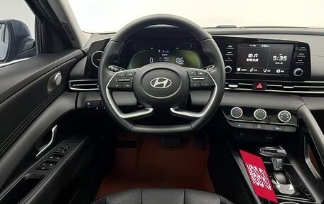 Hyundai Elantra, 2023 год, 1 250 000 рублей, 12 фотография