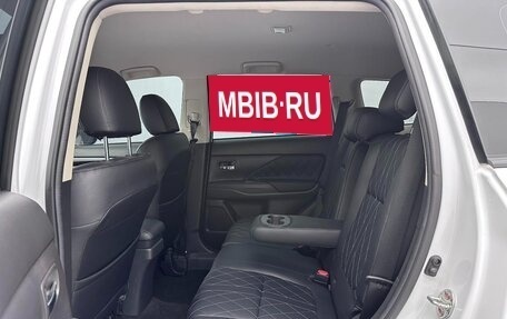Mitsubishi Outlander III рестайлинг 3, 2022 год, 1 780 000 рублей, 18 фотография