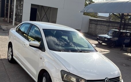 Volkswagen Polo VI (EU Market), 2012 год, 680 000 рублей, 2 фотография