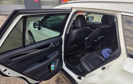 Subaru Outback IV рестайлинг, 2017 год, 1 900 000 рублей, 14 фотография