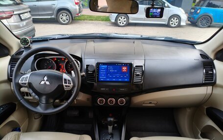 Mitsubishi Outlander III рестайлинг 3, 2008 год, 1 230 000 рублей, 13 фотография
