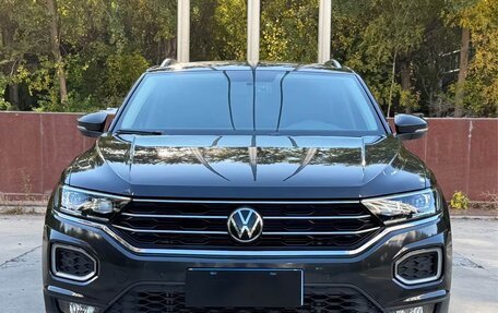 Volkswagen T-Roc I, 2022 год, 1 600 325 рублей, 2 фотография