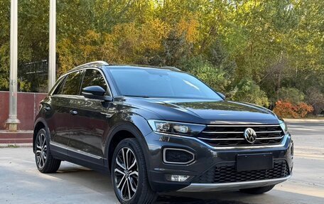 Volkswagen T-Roc I, 2022 год, 1 600 325 рублей, 3 фотография
