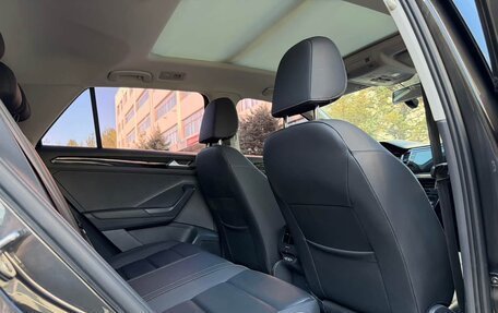 Volkswagen T-Roc I, 2022 год, 1 600 325 рублей, 18 фотография