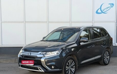 Mitsubishi Outlander III рестайлинг 3, 2020 год, 2 190 000 рублей, 1 фотография