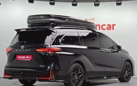 Toyota Sienna, 2024 год, 7 533 000 рублей, 2 фотография