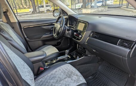 Mitsubishi Outlander III рестайлинг 3, 2020 год, 2 190 000 рублей, 17 фотография