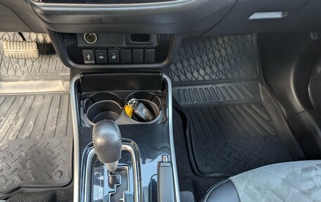 Mitsubishi Outlander III рестайлинг 3, 2020 год, 2 190 000 рублей, 16 фотография