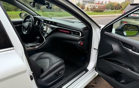 Toyota Camry, 2020 год, 2 750 000 рублей, 9 фотография