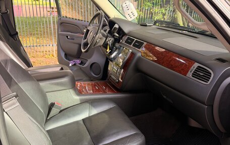 Chevrolet Tahoe III, 2013 год, 2 700 000 рублей, 5 фотография