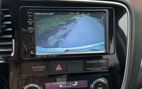 Mitsubishi Outlander III рестайлинг 3, 2014 год, 1 200 000 рублей, 11 фотография