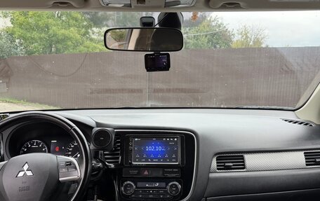 Mitsubishi Outlander III рестайлинг 3, 2014 год, 1 200 000 рублей, 6 фотография