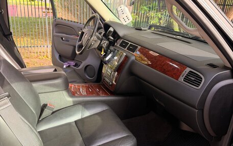 Chevrolet Tahoe III, 2013 год, 2 700 000 рублей, 6 фотография