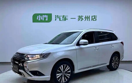 Mitsubishi Outlander III рестайлинг 3, 2022 год, 2 311 255 рублей, 3 фотография