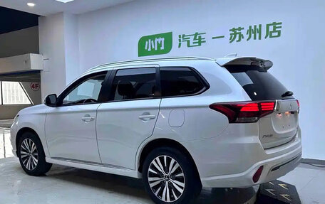 Mitsubishi Outlander III рестайлинг 3, 2022 год, 2 311 255 рублей, 5 фотография