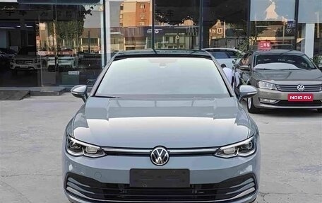 Volkswagen Golf VIII, 2023 год, 1 890 000 рублей, 1 фотография