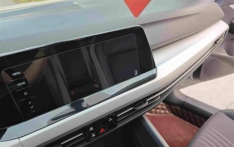 Volkswagen Golf VIII, 2023 год, 1 890 000 рублей, 12 фотография