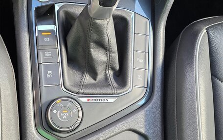 Volkswagen Tiguan II, 2018 год, 3 250 000 рублей, 18 фотография