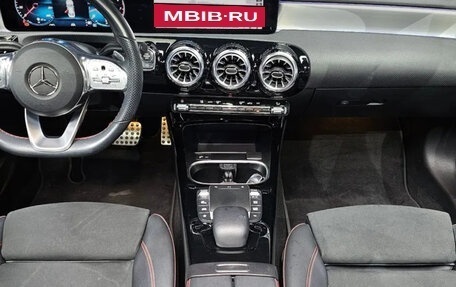 Mercedes-Benz CLA, 2023 год, 3 835 000 рублей, 9 фотография