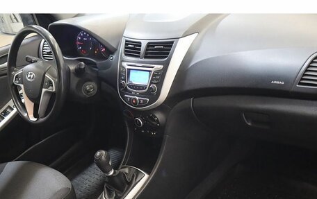 Hyundai Solaris II рестайлинг, 2011 год, 567 000 рублей, 5 фотография
