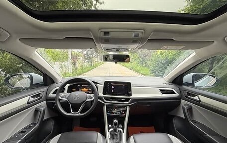 Volkswagen T-Roc I, 2023 год, 1 770 001 рублей, 11 фотография