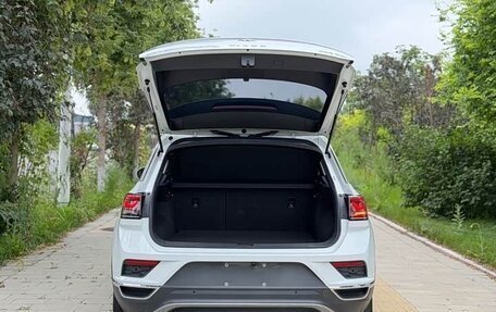 Volkswagen T-Roc I, 2023 год, 1 770 001 рублей, 19 фотография