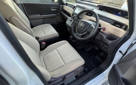 Honda Freed II, 2017 год, 1 740 000 рублей, 6 фотография