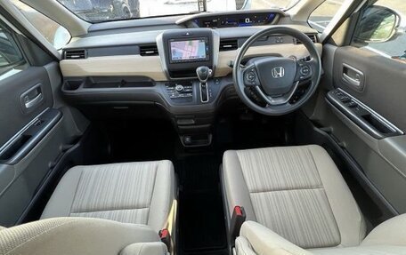 Honda Freed II, 2017 год, 1 740 000 рублей, 7 фотография