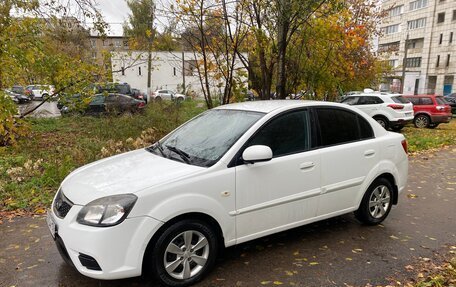 KIA Rio II, 2010 год, 375 000 рублей, 2 фотография