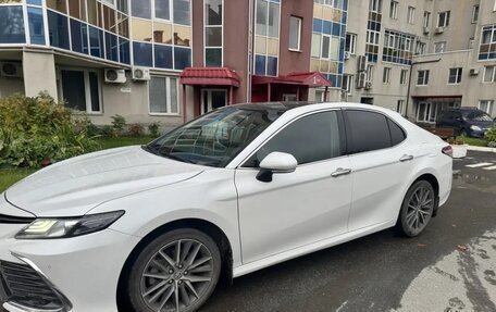 Toyota Camry, 2022 год, 3 300 000 рублей, 1 фотография