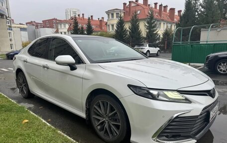 Toyota Camry, 2022 год, 3 300 000 рублей, 6 фотография