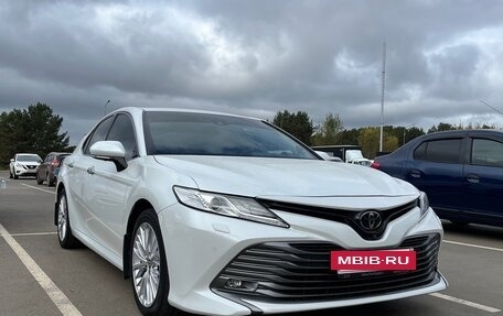 Toyota Camry, 2021 год, 3 000 000 рублей, 3 фотография