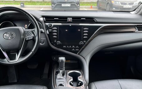 Toyota Camry, 2021 год, 3 000 000 рублей, 18 фотография