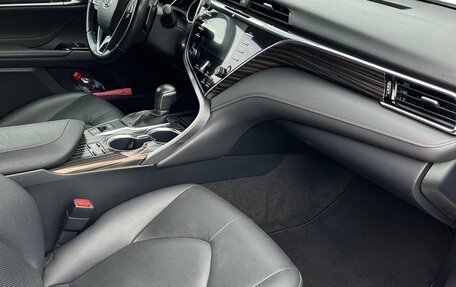 Toyota Camry, 2021 год, 3 000 000 рублей, 20 фотография