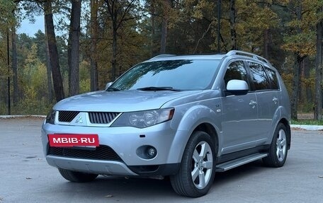 Mitsubishi Outlander III рестайлинг 3, 2008 год, 1 050 000 рублей, 2 фотография