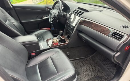 Toyota Camry, 2017 год, 2 100 000 рублей, 11 фотография