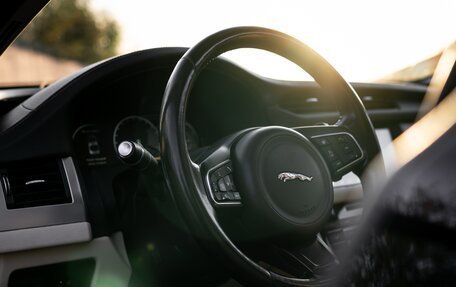 Jaguar XF II, 2016 год, 1 990 000 рублей, 12 фотография